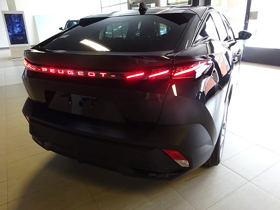 Peugeot 408 3 of 5
