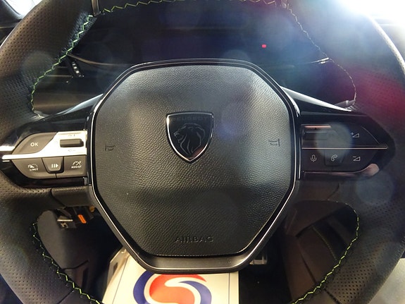 Peugeot 408 8 of 9