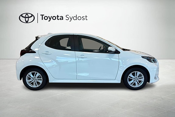 Toyota Yaris 16 of 18