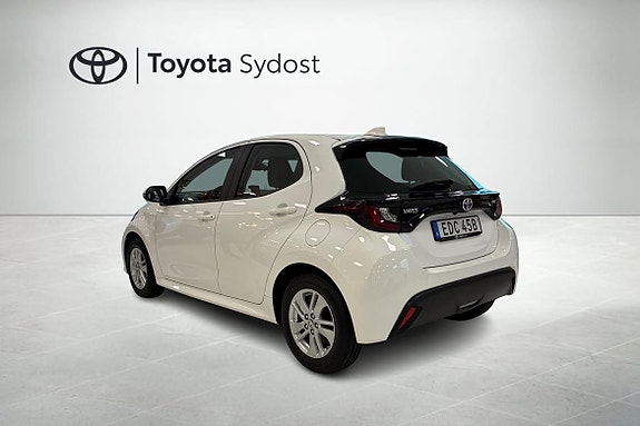 Toyota Yaris 2 of 5