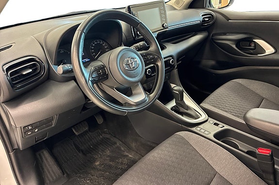 Toyota Yaris 12 of 18