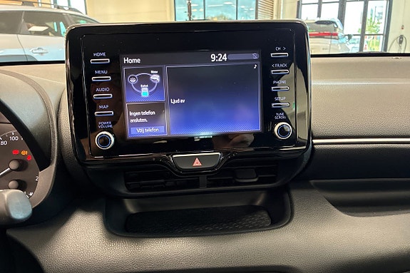Toyota Yaris 13 of 18