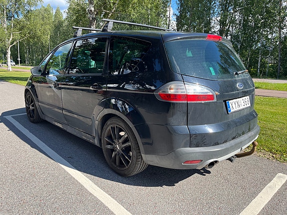 Ford S-MAX 3 of 5