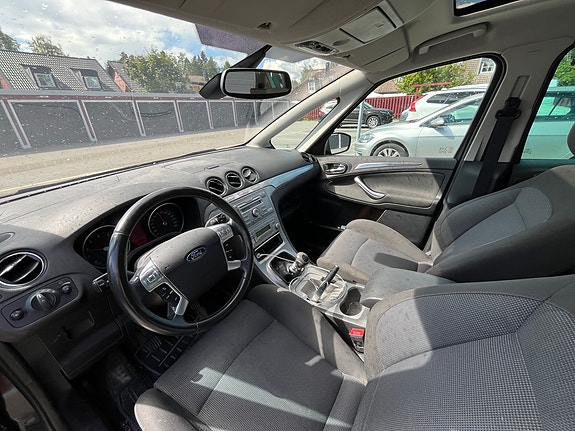 Ford S-MAX 4 of 5