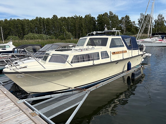 Oxelö 30 med Volvo Penta KAD42 16 of 16