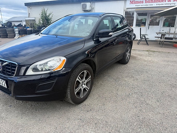 Volvo XC60 3 of 9