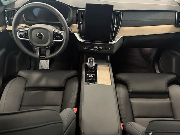 Volvo XC90 9 of 13
