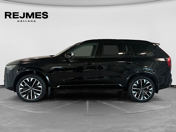 Volvo XC90 2 of 5