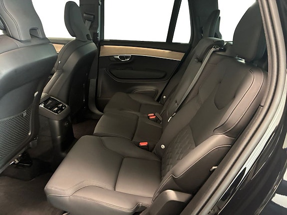 Volvo XC90 11 of 13