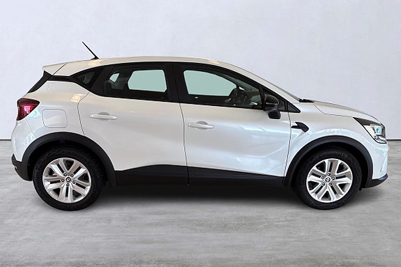 Renault Captur 3 of 5