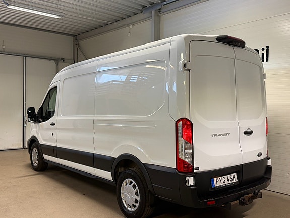 Ford Transit 3 of 5