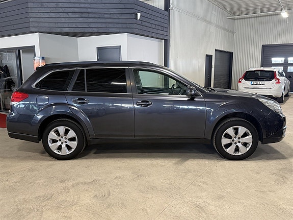 Subaru Outback 3 of 5