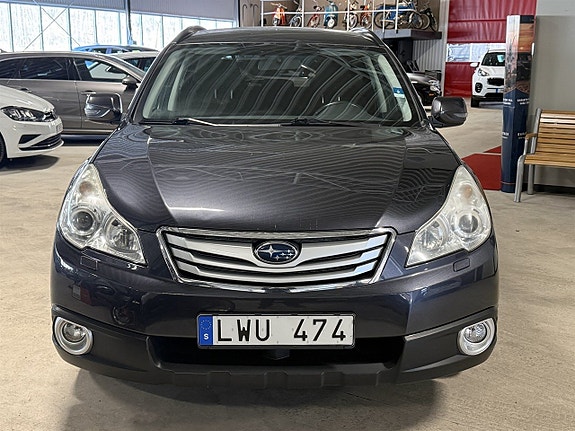Subaru Outback 2 of 5