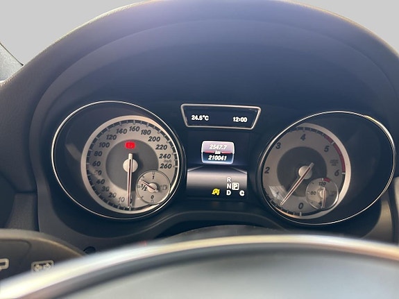 Mercedes-Benz CLA220 d 15 of 19
