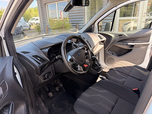 Ford Transit Connect 8 of 9