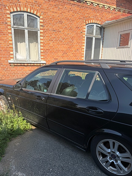 Saab 9-5 3 of 5
