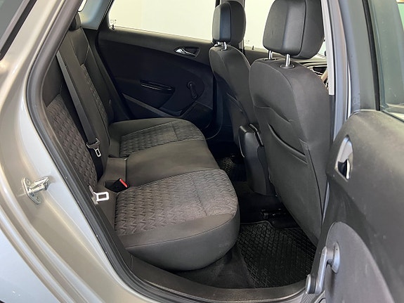 Opel Astra 10 of 22