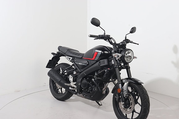 Yamaha XSR 125 2 of 5
