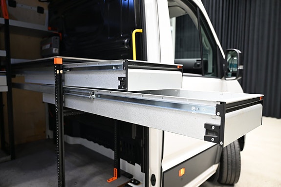 Volkswagen Crafter 13 of 30