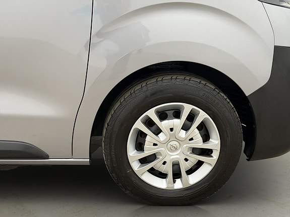 Opel Vivaro 25 of 25