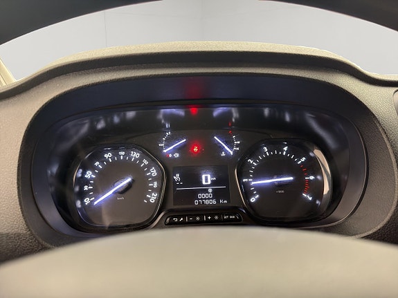 Opel Vivaro 15 of 25