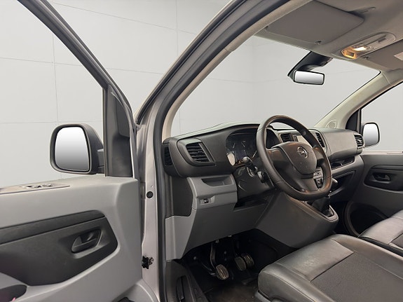 Opel Vivaro 12 of 25