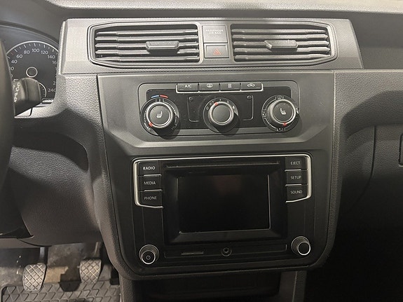 Volkswagen Caddy 18 of 26