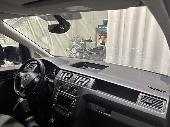 Volkswagen Caddy 21 of 26
