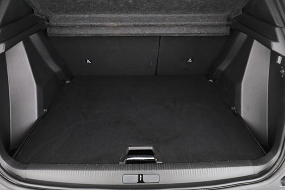 Peugeot e-2008 18 of 30