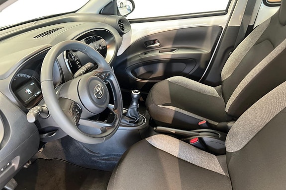 Toyota Aygo X 12 of 19