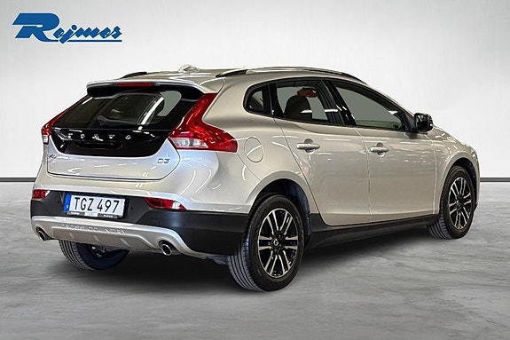 Volvo V40 Cross Country 6 of 13
