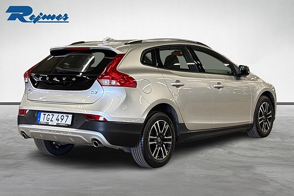 Volvo V40 Cross Country 6 of 13