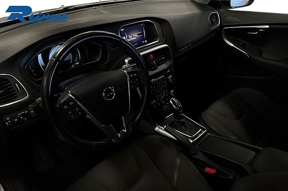 Volvo V40 Cross Country 9 of 13
