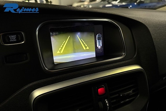 Volvo V40 Cross Country 12 of 13