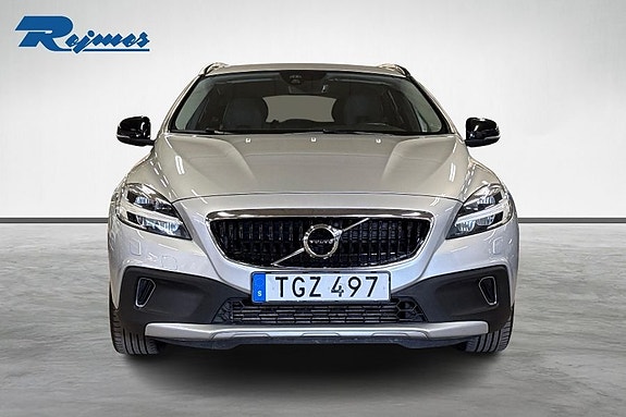 Volvo V40 Cross Country 3 of 13
