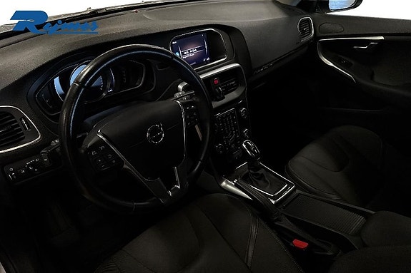 Volvo V40 Cross Country 9 of 13