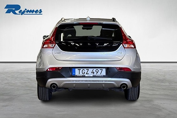 Volvo V40 Cross Country 5 of 13