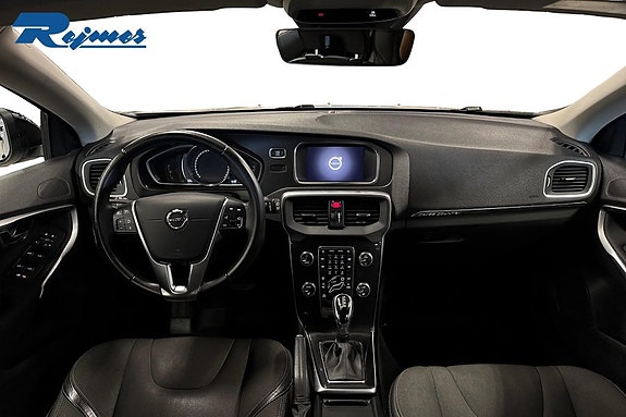Volvo V40 Cross Country 7 of 13