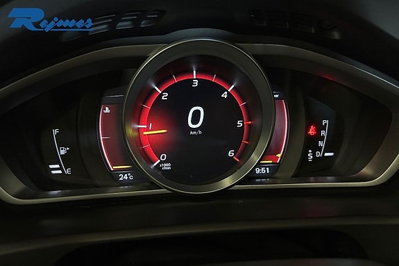 Volvo V40 Cross Country 13 of 13
