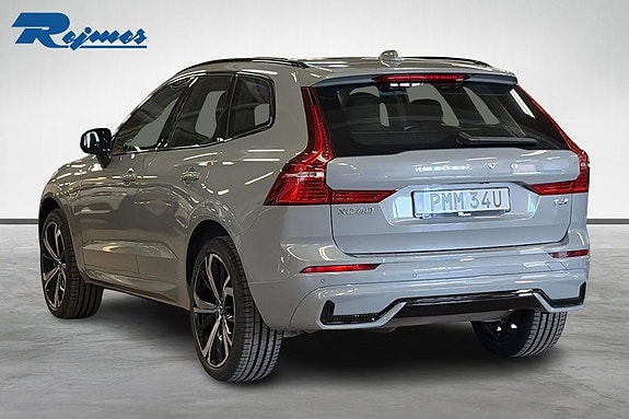 Volvo XC60 2 of 5