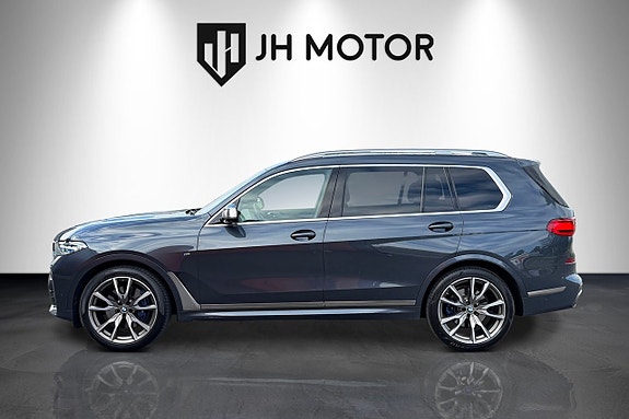 BMW X7 2 of 5