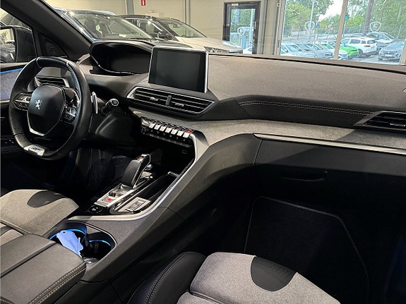 Peugeot 3008 4 of 5