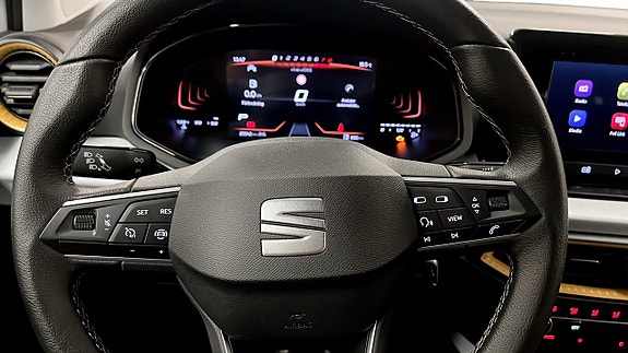 Seat Arona 16 of 18