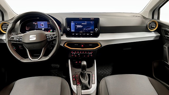 Seat Arona 10 of 18