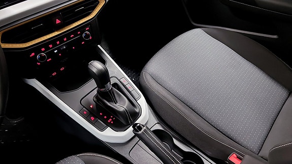 Seat Arona 15 of 18