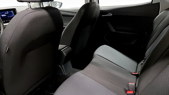 Seat Arona 11 of 18