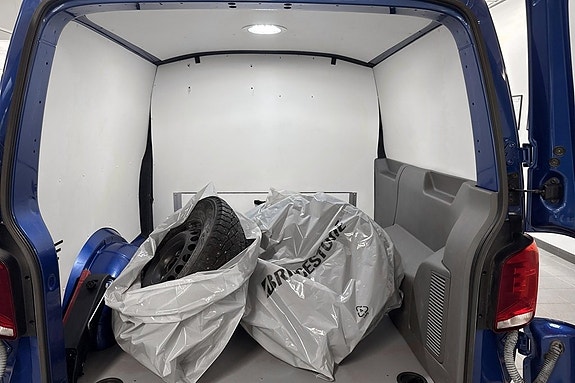 Volkswagen Transporter 8 of 9
