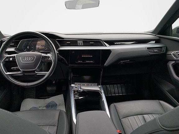 Audi Q8 10 of 13