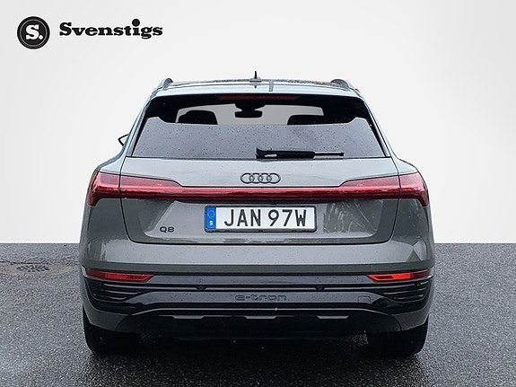 Audi Q8 4 of 5