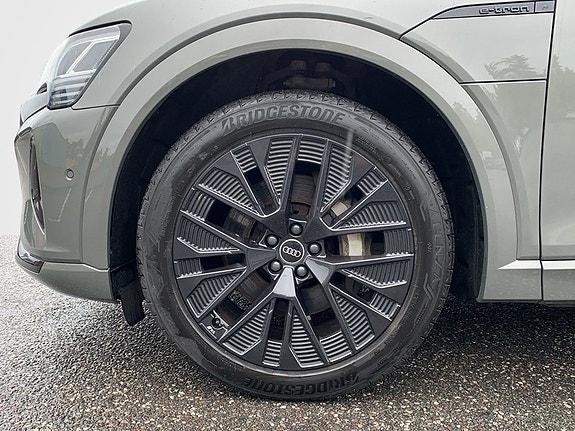 Audi Q8 12 of 13
